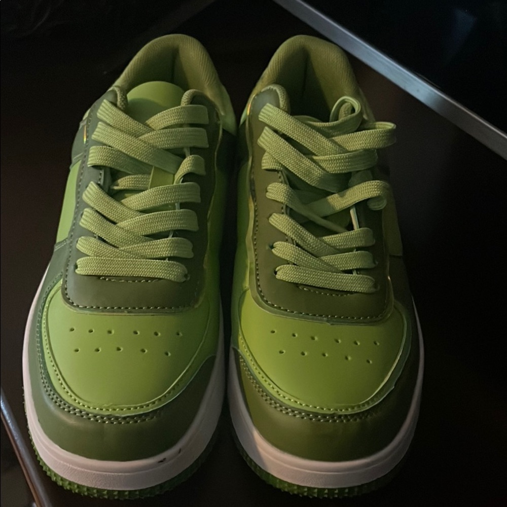 Green woman’s Shoes